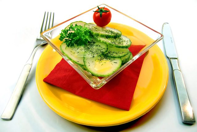 Beneficios de comer a salada antes das refeições. Nutricionisra Alphaville. Aline Lamarco